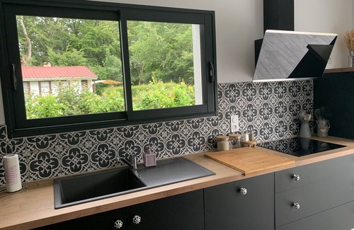 Jullouville House | Maison de Campagne à 10 Minutes de la Plage, Dans un Endroit Calme