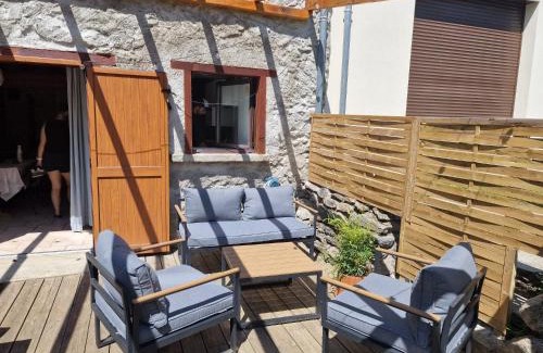 Savignac-les-Ormeaux House | Maison de charme avec extérieur