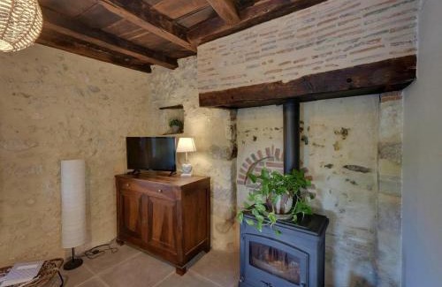 Taxat-Senat House | Maison de charme 18e siècle avec jardin, parking et modernité – proche de Vichy et Charroux - FR-1-489-393