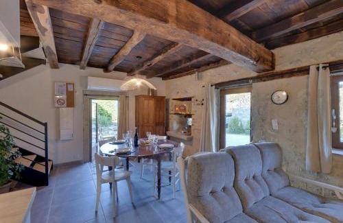Taxat-Senat House | Maison de charme 18e siècle avec jardin, parking et modernité – proche de Vichy et Charroux - FR-1-489-393
