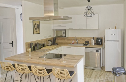 Sud Loire House | Maison de Charme Avec Jardin, Spacieuse et Confortable