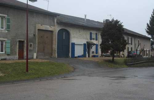 Beaufort-en-Argonne House | MAISON DE FERME LORRAINE POUR VACANCES AU VILLAGE MEUBLEE A L'ANCIENNE