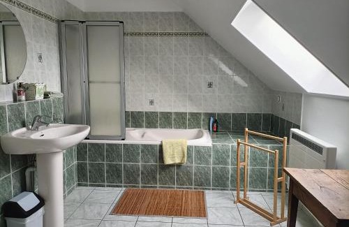 La Celle-sur-Nievre House | Maison de Laurence - La Chaumiére de Mauvrain