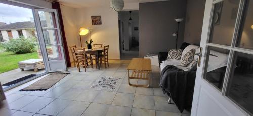 Milly-la-Foret House | Maison de plein pied avec jardin privatif centre ville
