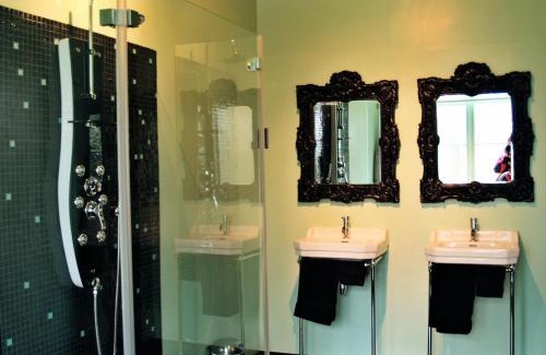 Heuchin Bed & Breakfast | Maison De Plumes