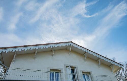 Mezin Villa | Maison de village -8 pers- Piscine chauffée & cuisine d'été en Gascogne