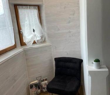 Voutezac House | Maison de village avec vue 4/5 personnes Lou Rouchou