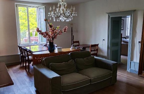 Melay Bed & Breakfast | Maison Egalité