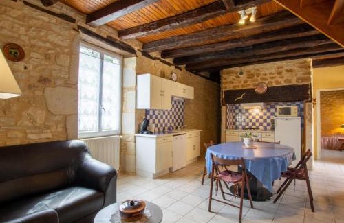Tourtoirac House | Maison en pierres avec jardin clos, proche grotte de Tourtoirac, équipements bébé, animaux acceptés. - FR-1-616-280