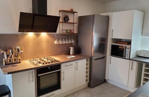 Gesnes-le-Gandelin House | Maison Ensoleillee -