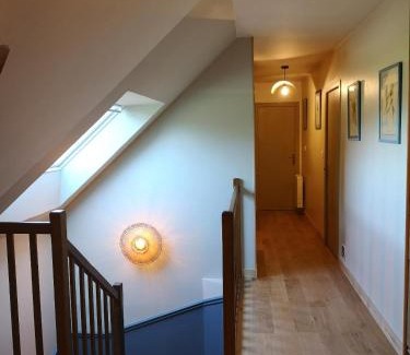 Bais House | Maison familiale, 15 pers, 7 chambres, piscine, déco soignée