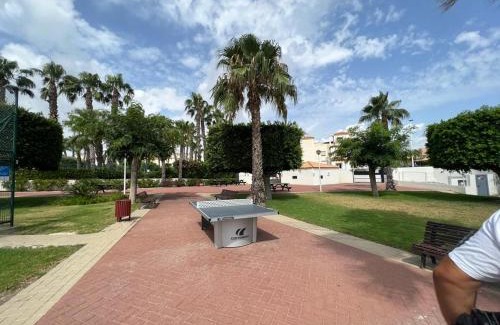 Gran Alacant House | Maison familiale 3 chambres, 8 couchages, piscine et aires de loisirs communautaires, Gran Alacant