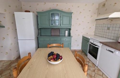 Esley House | Maison familiale avec cheminée, jardin et WiFi à Esley, Vosges - FR-1-589-743