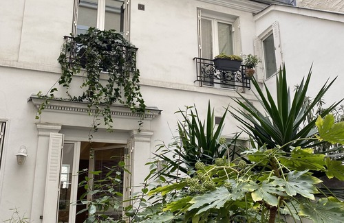 Quartier de Rochechouart House | Maison Familiale de Charme Avec Terrasse /Sacré Coeur - Martyrs