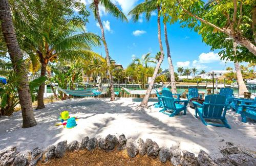 Key Colony Beach House | Maison Grand Blue Arenas with Minigolf Canal and Game Room