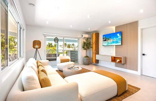 Key Colony Beach House | Maison Grand Blue Arenas with Minigolf Canal and Game Room