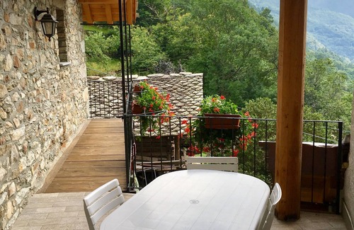 Planaz Apartment | Maison Juliet, APARTMENT IN THE GRESSONEY VALLEY. CIN IT007028C2RRRC7PHD