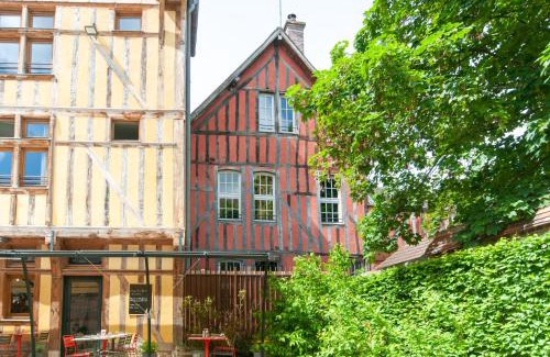 Old Town House | Maison Juvénal des Ursins