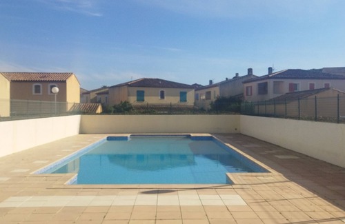 La Seyne-sur-Mer House | Maison Mitoyenne Duplex de 35m2, 7 Minutes de la Plage par des Passages Piétons