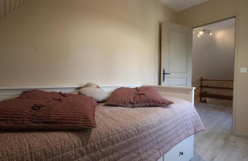 Remalard-en-Perche House | Maison percheronne avec jardin, animaux acceptés, WiFi, cheminée, proche commerces - FR-1-497-29
