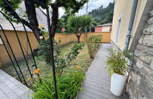 Digne-les-Bains Villa | Maison Petite Florence Provençale by Bookingfuté
