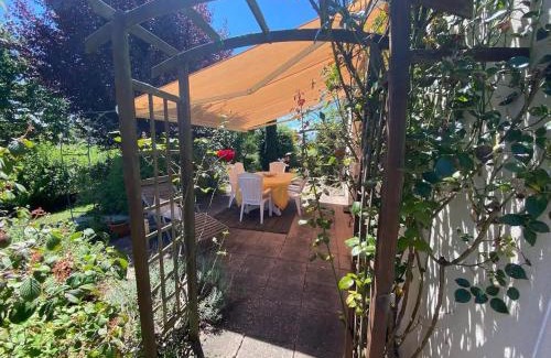 Dounoux House | Maison Plain-Pied à 10 min d'Epinal: Jardin Clos, BBQ, WIFI, Draps et Ménage Inclus - FR-1-589-606