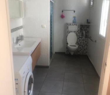 Stains House | Maison POUR OUVRIERS seulement PAS DE TOURISME, NI FAMILLE
