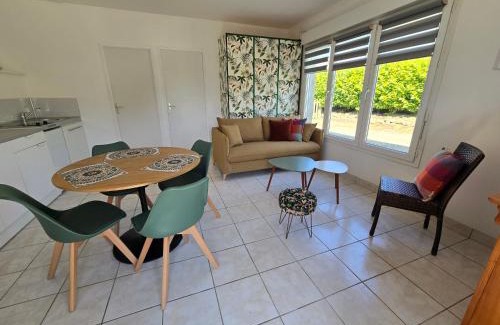 Saint-Thonan Apartment | Maison rénovée avec jardin - Calme et confort à la campagne