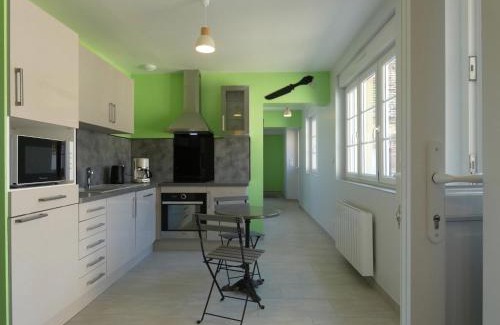 Thivars House | Maison rénovée avec jardin, 3 chambres, à 10 min de Chartres, idéale pour familles et escapades romantiques - FR-1-581-114