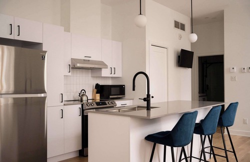Ville-Marie Apartment | Maison Rasco - Two-bedroom queen size bed suite