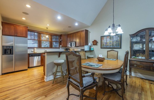 Cheshire House | Maison Reve I 3 BD 2 BA Home in Quaint Cheshire Village