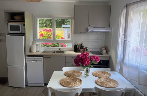 Domont House | Maisonette with garden