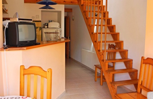 Torroja del Priorat Apartment | Maissonette with light, great room layout, ideal for remote working GLASFASER
