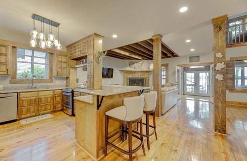 Gilbert House | Majestic Lake Murray Retreat | +2BR Guest House