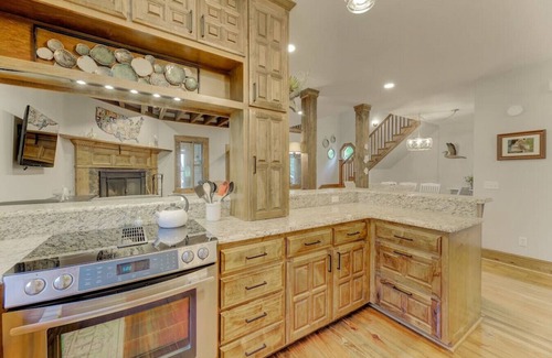Gilbert House | Majestic Lake Murray Retreat | +2BR Guest House