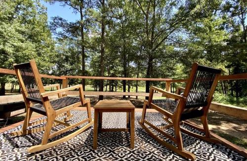 Boles House | Majestic Nordic Tiny House with Private Deck, Grill and Fire Pit in Arkansas