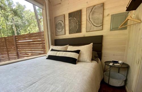 Boles House | Majestic Nordic Tiny House with Private Deck, Grill and Fire Pit in Arkansas