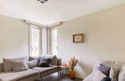 Zolder House | Majestic villa with gigantic garden and swimming pool near the Zolder circuit