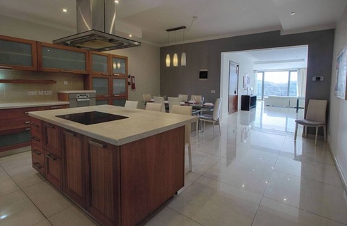 Gzira Apartment | Make your holiday worthwhile at this fabulous accommodation just a minute away from Sliema ferries