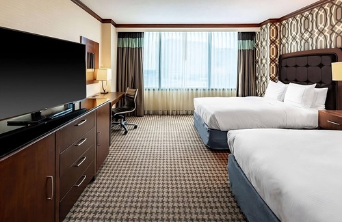 Alexandria West Hotel | Make Your Trip More Enjoyable! 2 Relaxing Units, Pool, Parking, Pets Allowed!