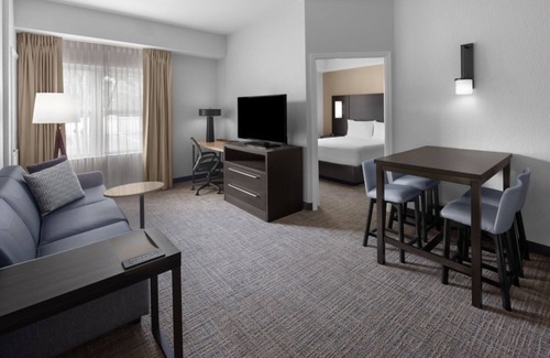 Oldsmar Hotel | Making The Best Memories Along The Way! Outdoor Heated Pool, Pets Are Welcome!