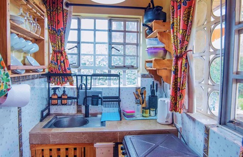 Langata Cottage | Makyo Residences - Enchanting Pallet-Themed Olugulu Cottage