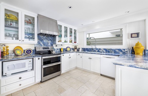 Central Malibu Condo | Malibu Retreat on the Water!