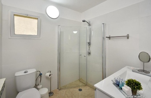 Lapidot House | Malki House- Greek Cabin with Private Spa Hot Tub