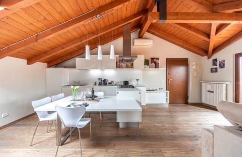Corbetta House | [malpensa airport-Rho Fair-San Siro stadium] Dodo' Suite Milan Elegante
