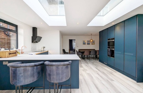 West Wittering House | Malthouse Cottage - a family house that sleeps 6 guests in 3 bedrooms
