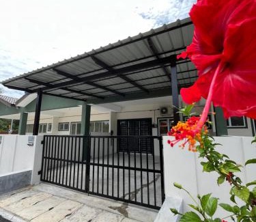 Bandar Seri Iskandar House | Mama Zan Homestay