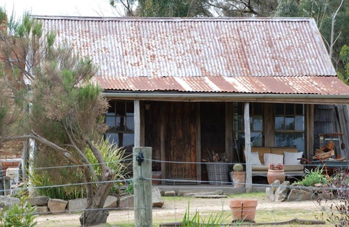Metcalfe House | Mancuso Country Cottage Retreat