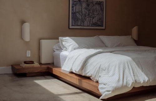 West Hollywood Bed & Breakfast | Mane & Saddle Loft