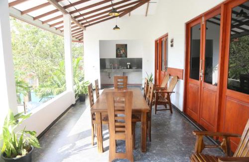 Kaluwamodara House | Mango Lodge homestay